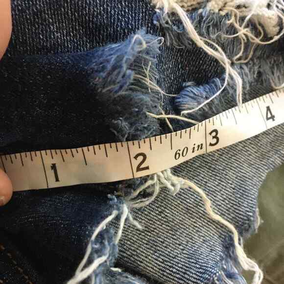 Express Shorts Womens Sz 6 Blue Jean Distressed Ripped Cut Off Denim - Picture 6 of 12